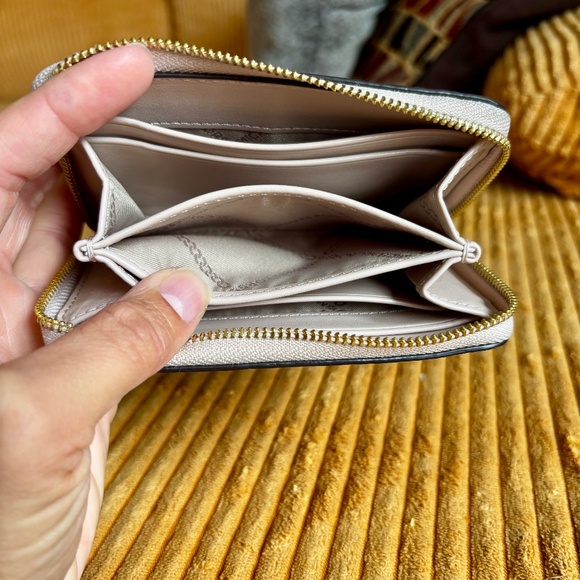 MICHAEL KORS Women's Small Zippy Jet Set Wallet Pebble Leather Soft Pink - Picture 8 of 14